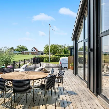Holiday home Gorgeous In With Jacuzzi *